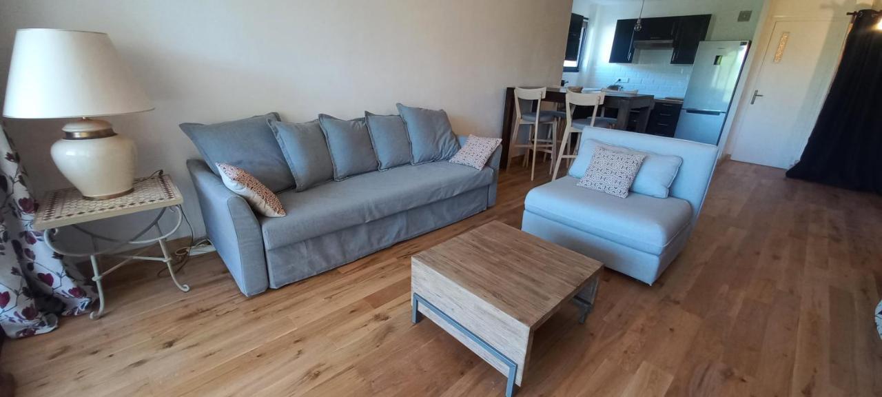 Loft Climatise "La Pinede", 50 M2, Tres Calme, 5 Mn A Pied Des Plages, Lit King Size Ла-Сейн-сюр-Мер Экстерьер фото